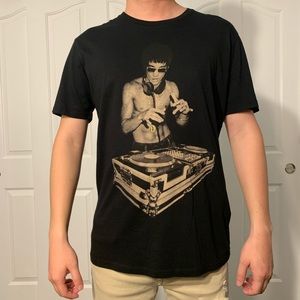 T shirt. BRUCE LEE